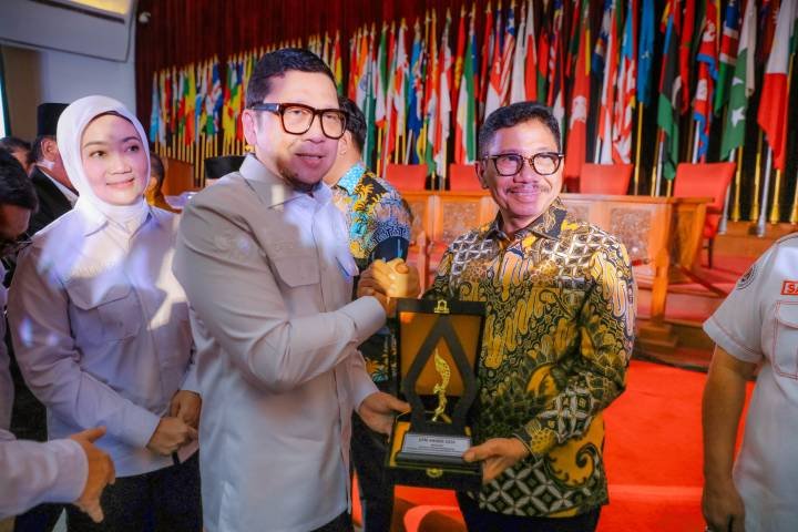 Kota Tangerang Raih LPM Award 2026, Sachrudin Tegaskan Pentingnya Peran Masyarakat