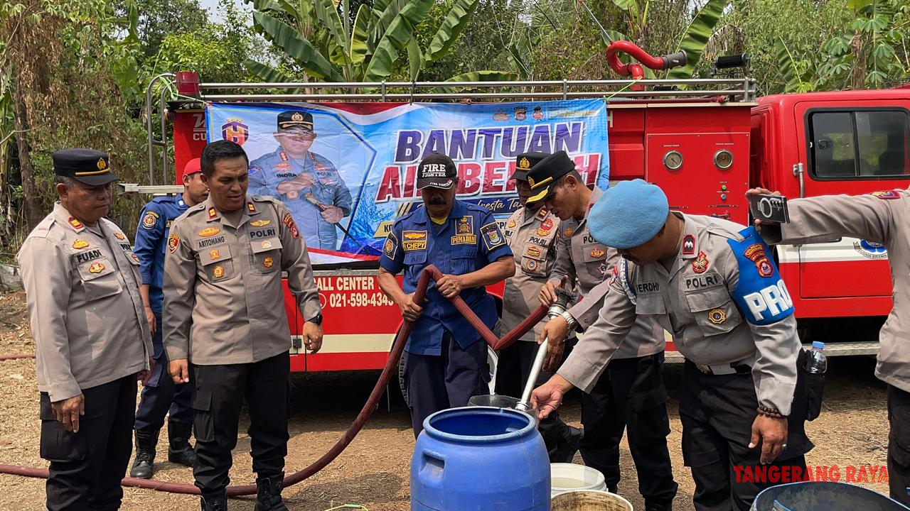 Polresta Tangerang Bantu 150 KK Krisis Air