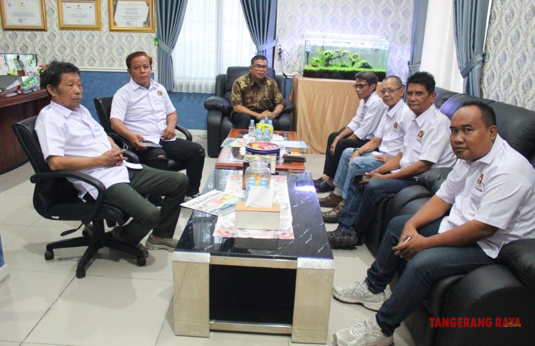 PWI Kota Tangerang Serahkan SK ke Kesbangpol, Wawan Fauzi: Peran Media Bisa Berdampak Besar hingga Fatal