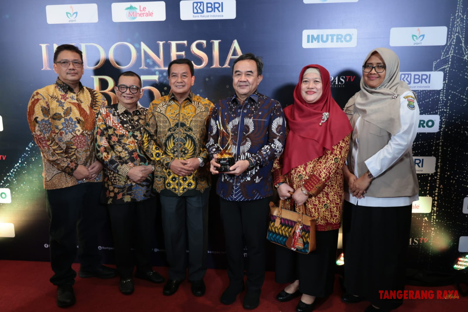 Bupati Tangerang Diganjar Lagi Penghargaan