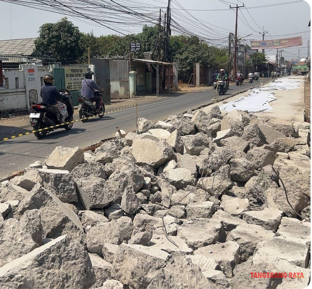 Heboh Proyek Dibongkar ‘Bobroknya’ Tender Proyek Jalan Gardu–Tanah Merah Rp.4,7 M di DBMSDA Tak Sesuai Spek