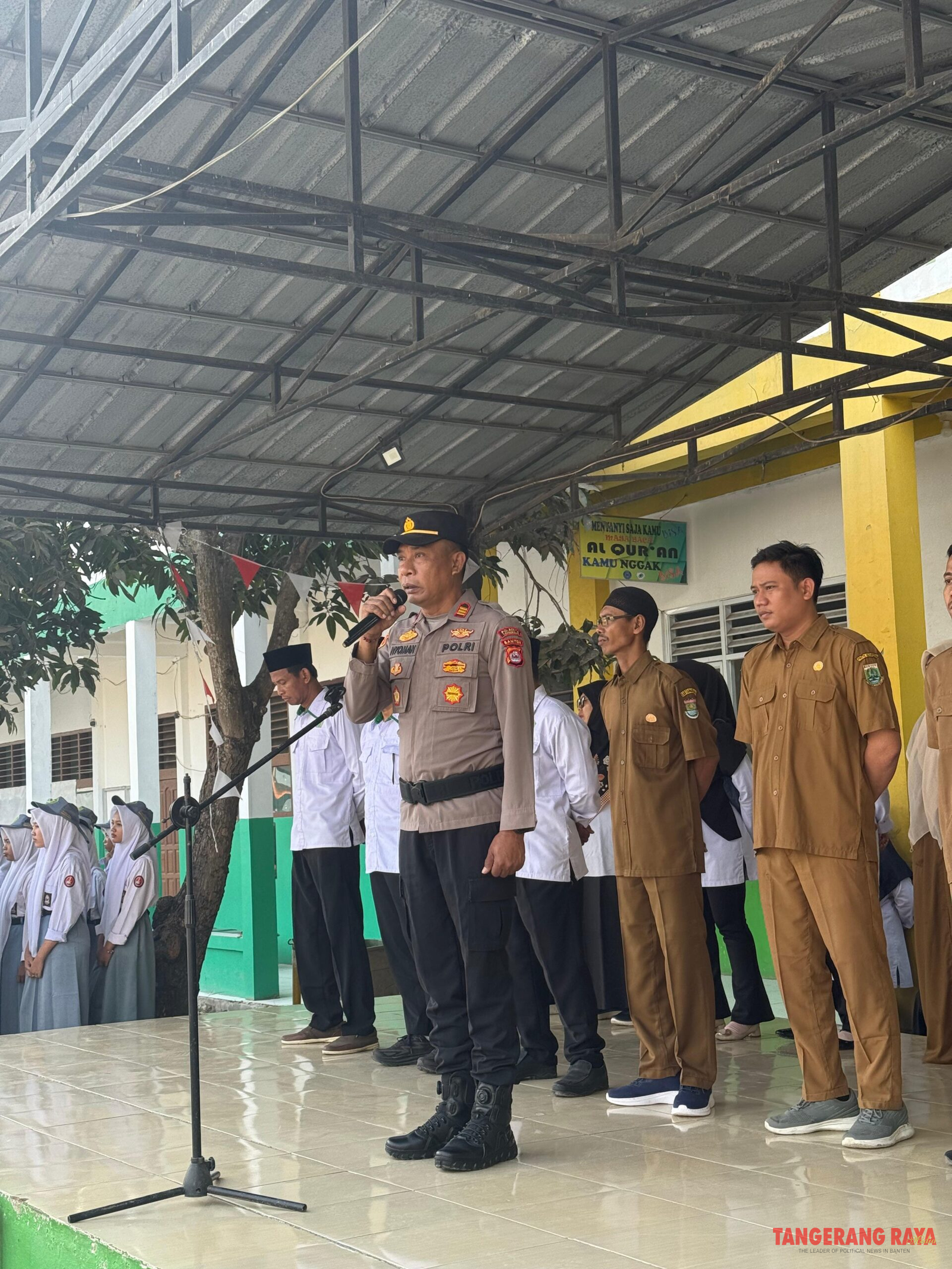Kapolsek Mauk Jadi Pembina Upacara di SMKN 05 Tangerang