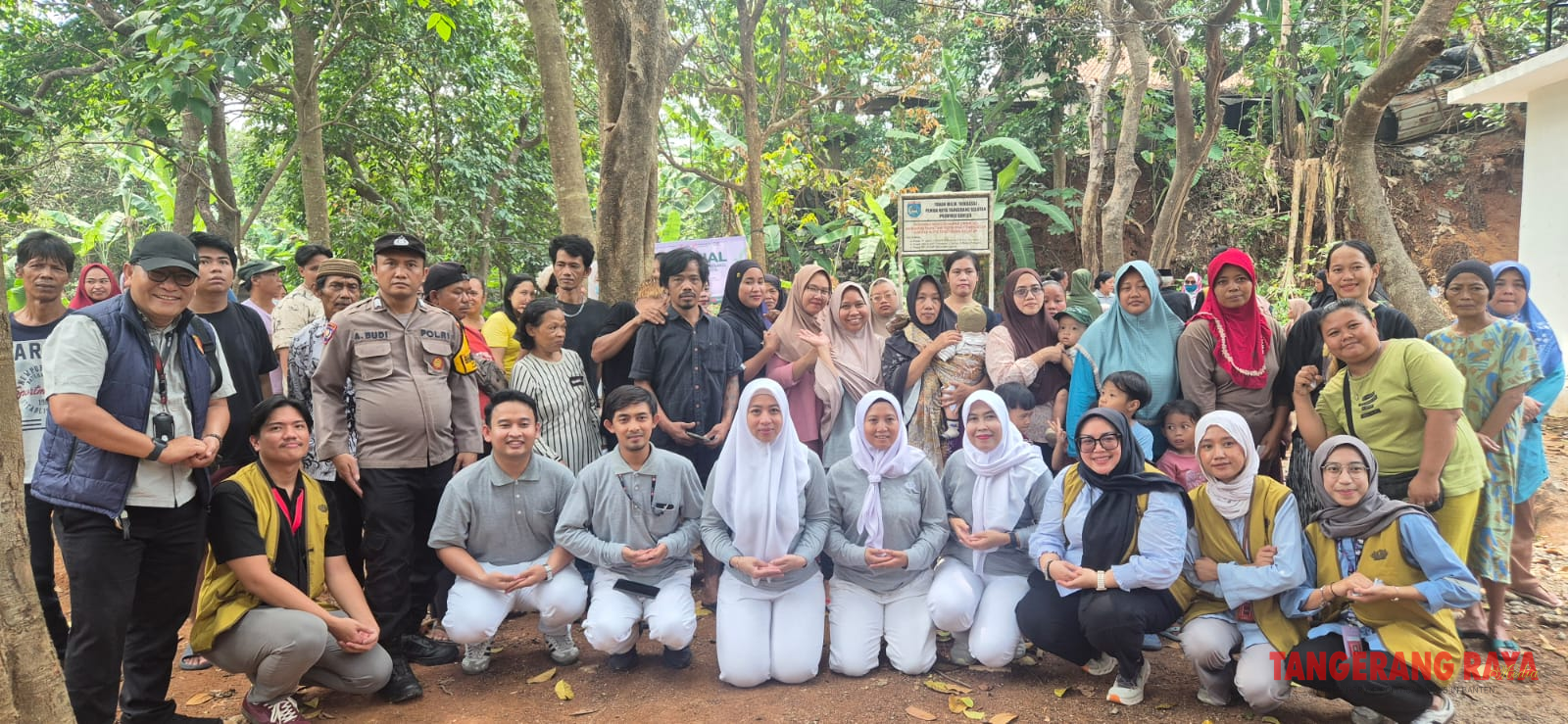 Air Bersih Jadi Kebutuhan Mendesak, Tzu Chi Sinarmas Salurkan Bantuan untuk Warga Ring 1 TPA Cipeucang