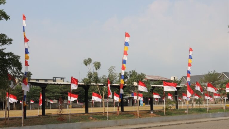 Sambut HUT Ke-81 RI, Nuansa Merah Putih Semarak di Berbagai Penjuru Tangsel