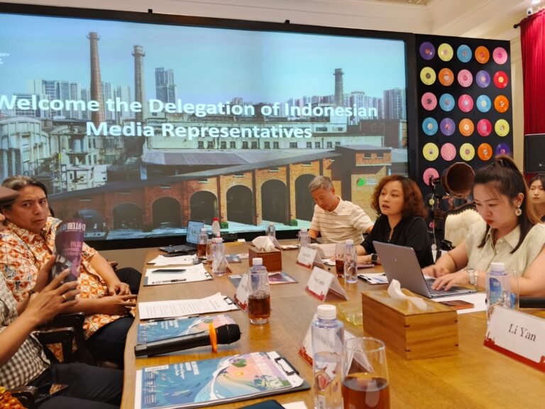 Grup Media Chengdu Perkenalkan Tiongkok ke Dunia