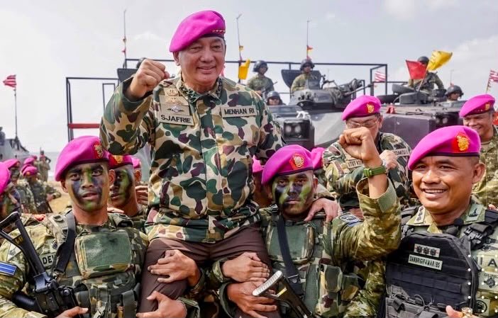Apresiasi Kiprah di Bidang Pertahanan, Menhan RI Jadi Warga Kehormatan Korps Marinir