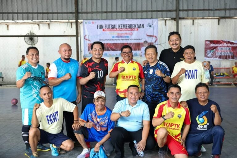 Seru! Wartawan Tangerang Adu Futsal, Sachrudin Turun Lapangan