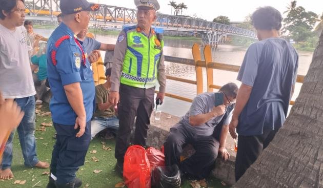 Pria Ceburkan Diri ke Sungai Cisadane, Berhasil Dievakuasi Selamat