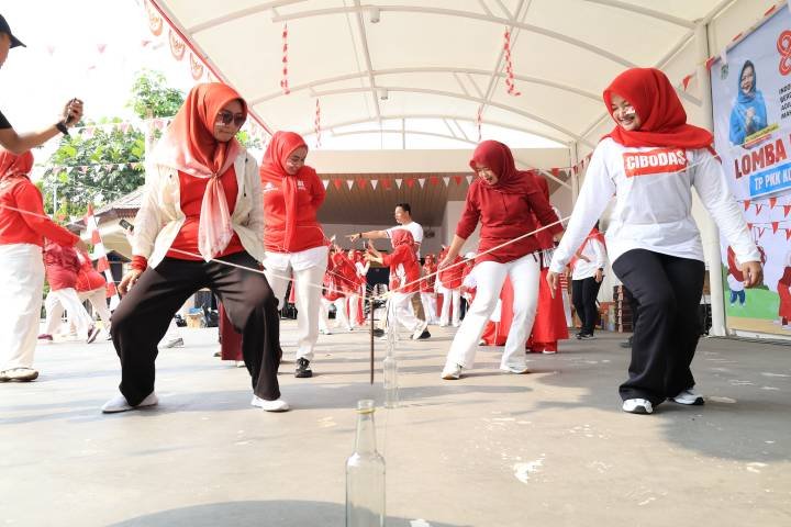 TP PKK dan DWP Kota Tangerang Gelar Lomba Peringati HUT ke-81 RI