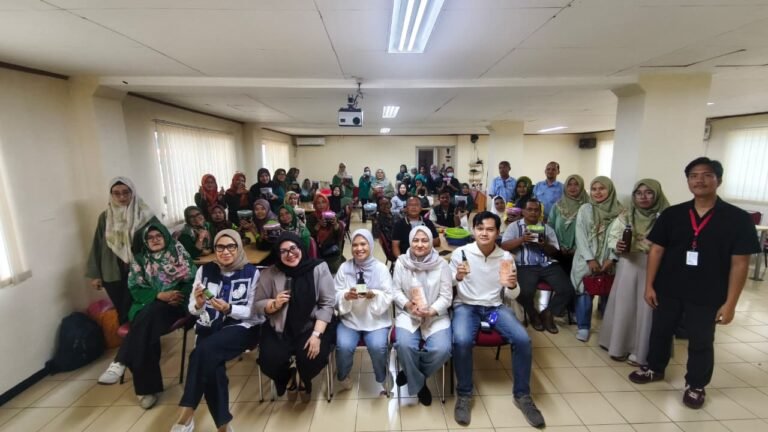 PT Indah Kiat Tangerang, Latih KWT Olah Sampah Organik Menjadi Eco Enzyme, Berpeluang Dibeli Be Cleanzy Rp30 Ribu Per Liter