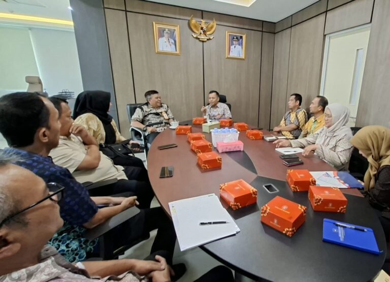 Pemkot Tangerang Pelajari Layanan KTP-KIA Berbasis Ojol di Tangsel