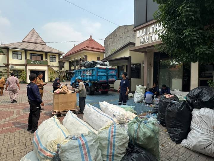 Gerakan Sedekah Sampah Kecamatan Tangerang, 753 Kg Sampah Terkumpul