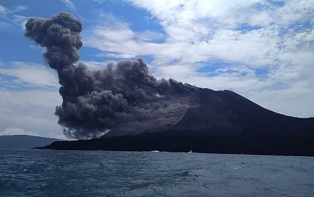 Sebaran Abu Anak Krakatau Meluas ke 5 Provinsi