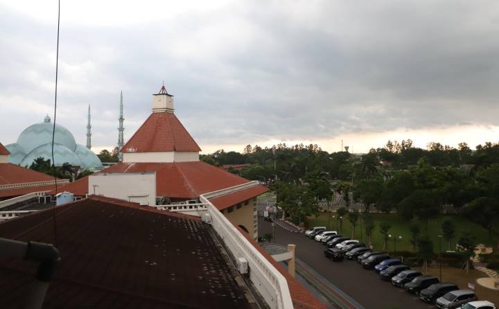 Prakiraan Cuaca Kota Tangerang Sepekan Hujan Ringan Berpotensi Turun di Awal Oktober