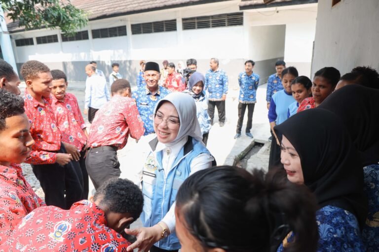 TP PKK Banten Tinjau Lomba Sekolah Sehat di SMAN 1 Ciruas