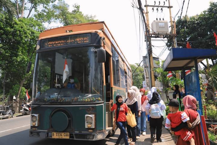 Tayo dan Si Benteng Perkuat Transportasi Umum di Hari Perhubungan Nasional