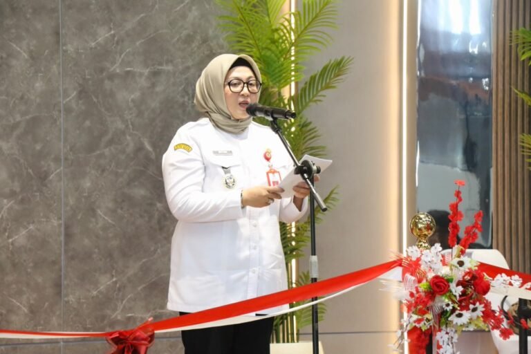 Wabup Intan Nurul Hikmah Resmikan Swaka GSG Cisoka