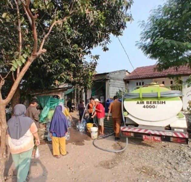 160 Keluarga di Keranggan Terdampak Kekeringan, DCKTR Tangsel Salurkan Puluhan Ribu Liter Air Bersih