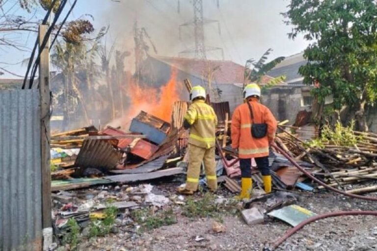 Enam Kebakaran Terjadi Dalam Sehari, BPBD Kota Tangerang Ingatkan Warga Waspada Musim Kemarau