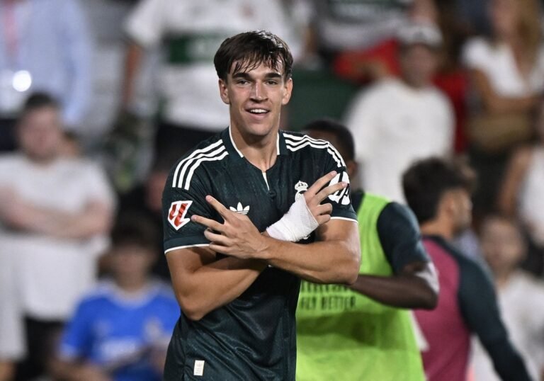 Carlos EspiSelamatkan Real Madrid Lagi