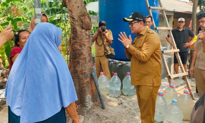 Pemkot Tangerang Kerahkan Armada Tangki Air Atasi Kekeringan di Kunciran Jaya
