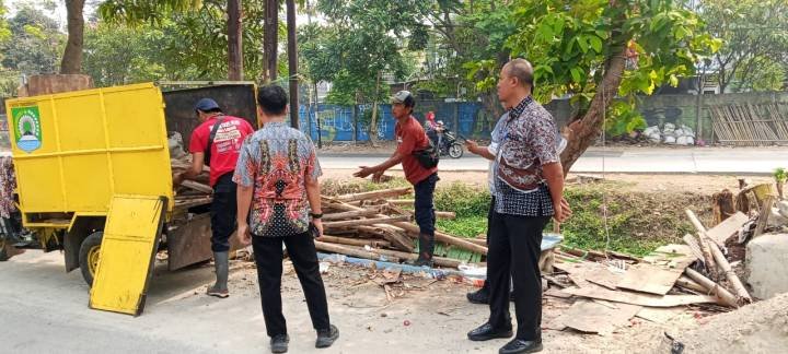 Pemkot Tangerang Tindak Bangunan Liar di Irigasi Sipon