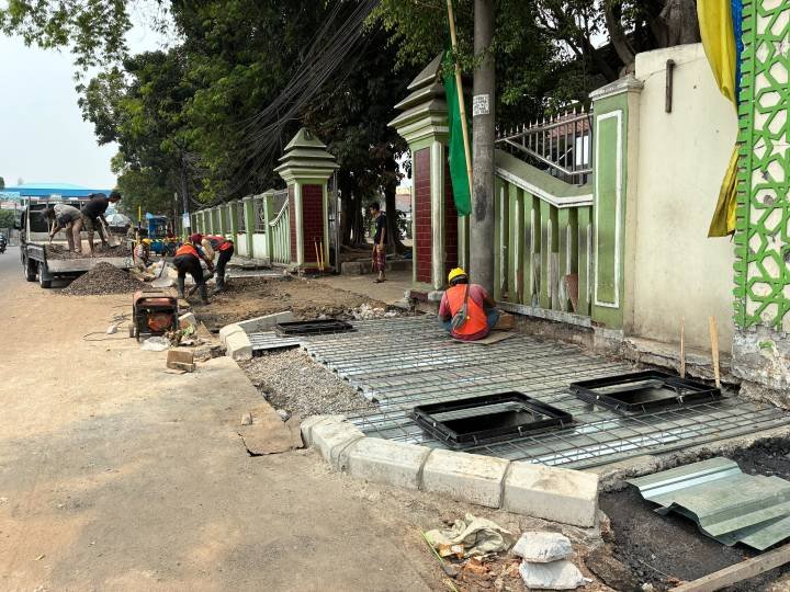 Pemkot Tangerang Bangun Trotoar Jalan Kisamaun, Lebar Ditingkatkan Jadi 3 Meter