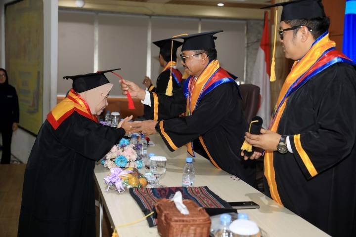 390 Lansia Kota Tangerang Diwisuda, Sachrudin: Tetap Aktif di Setiap Fase Kehidupan